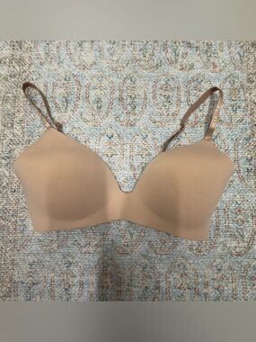 Victoria's Secret Women's The T-Shirt Lightly Lined Wireless Bra size 32D